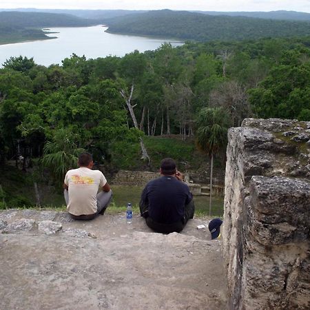 Peten Esplendido Flores Exterior photo