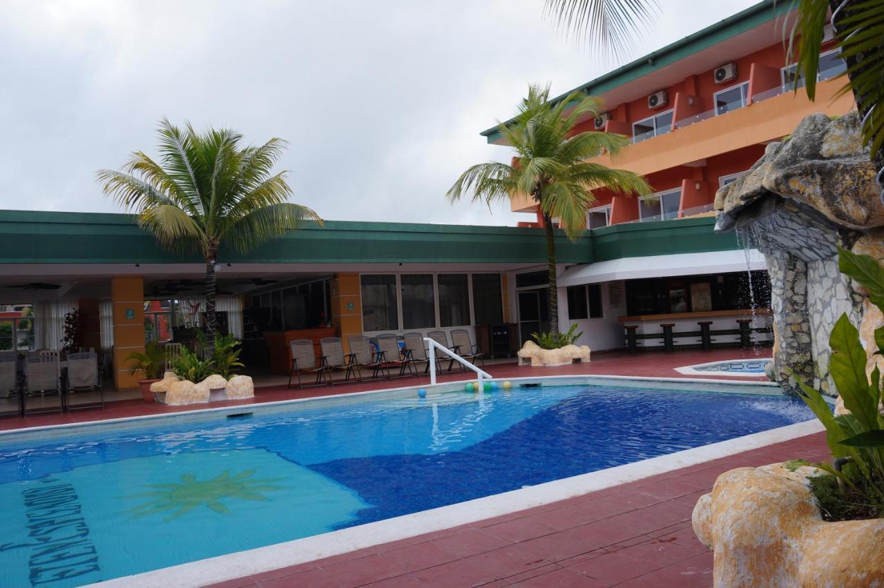 Peten Esplendido Flores Exterior photo