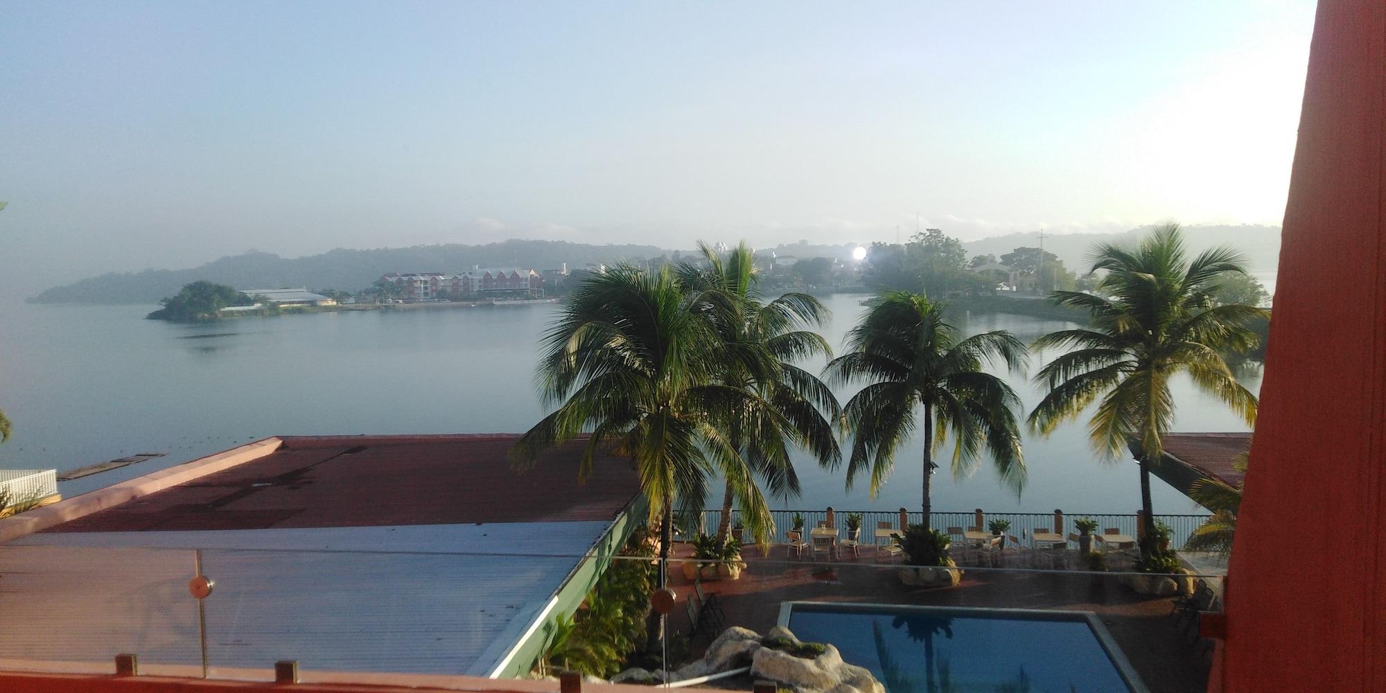 Peten Esplendido Flores Exterior photo