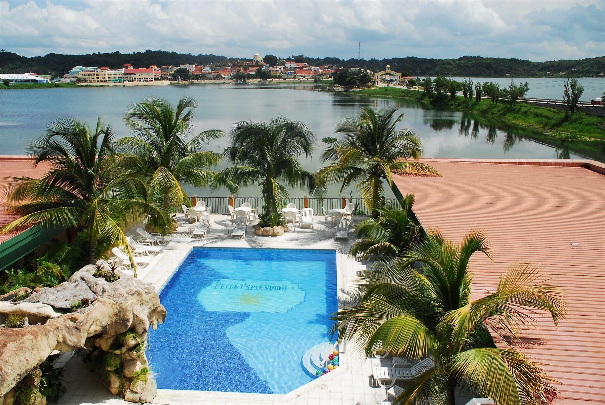 Peten Esplendido Flores Exterior photo