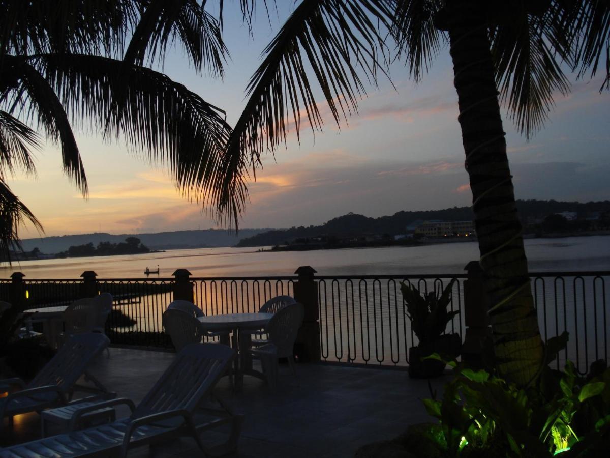 Peten Esplendido Flores Room photo