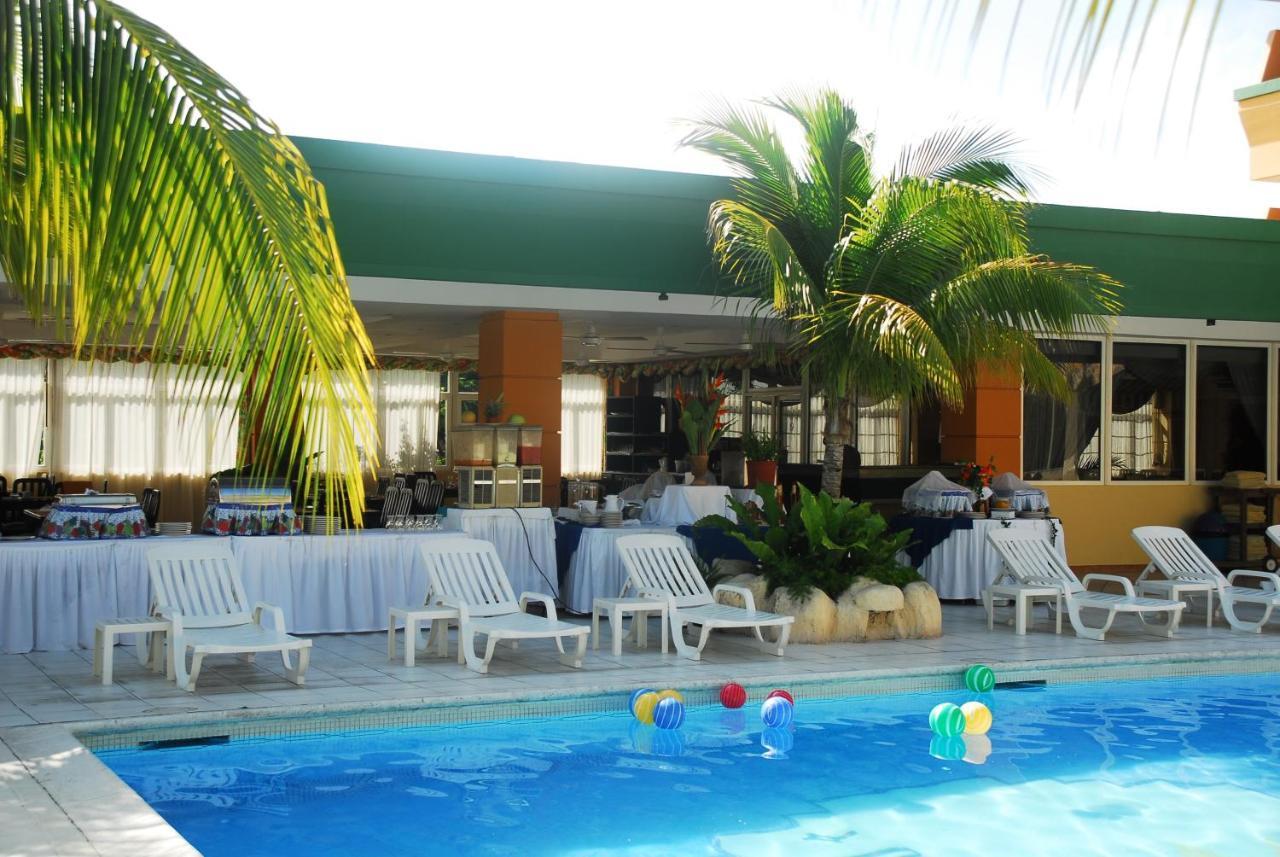 Peten Esplendido Flores Room photo