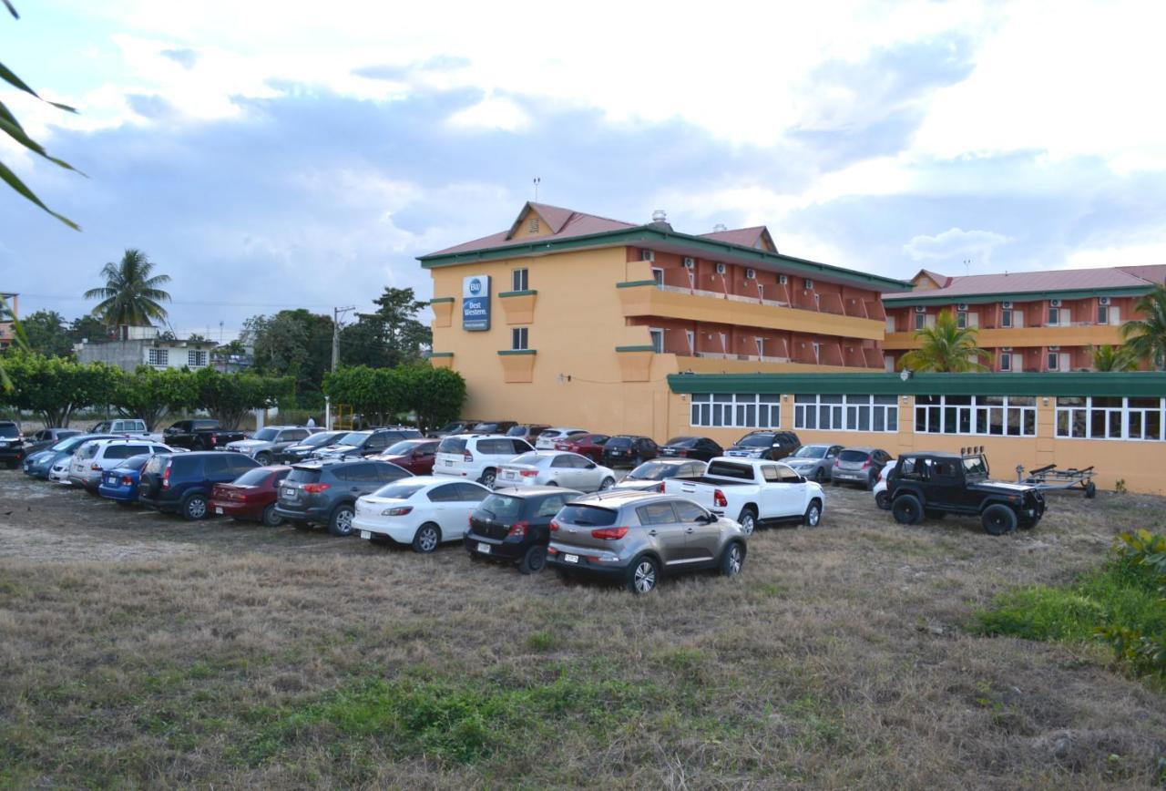 Peten Esplendido Flores Exterior photo